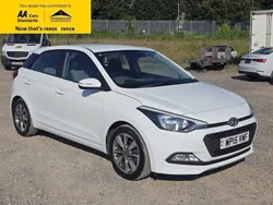 White Used 2015 Hyundai i20 SE Hatchback | £8,480 (Fair price)