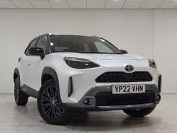 White Used 2022 Toyota Yaris Hybrid City Estate | £21,498 (Fair price)