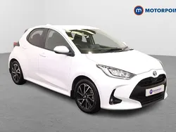 White Used 2022 Toyota Yaris Hybrid Design Hatchback | £14,999 (Good price)
