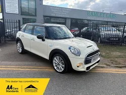 White Used 2015 Mini Cooper S Hatch Hatchback | £8,000 (Fair price)