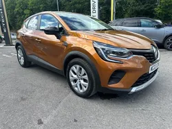Orange Used 2022 Renault Captur Iconic SUV | £13,999 (Fair price)