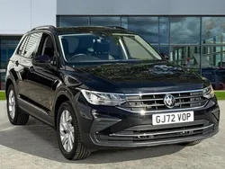 Deep black pearlescent Used 2022 VW Tiguan Life SUV | £19,835 (Fair price)