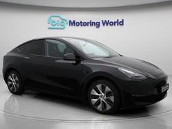 Black Used 2022 Tesla Model Y SUV | £25,800 (Fair price)