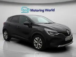 Black Used 2022 Renault Captur Iconic SUV | £13,200 (Fair price)
