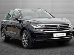 Black Used 2025 VW Touareg Elegance SUV | £54,950 (Fair price)