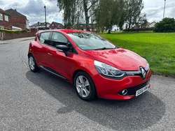 Red Used 2016 Renault Clio IV Dynamique Hatchback | £6,495 (Fair price)