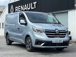 Metallic highland grey New 2024 Renault Trafic Van | £21,690