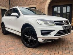 White Used 2017 VW Touareg R-line SUV | £19,895 (Super price)