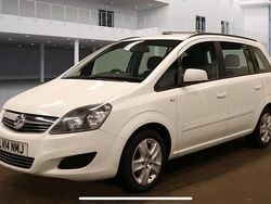 White Used 2014 Vauxhall Zafira MPV | £4,495 (A bit pricey)
