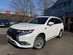 White Used 2019 Mitsubishi Outlander P-HEV Estate | £12,980 (Fair price)