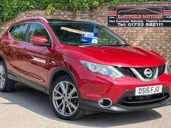 Red Used 2015 Nissan Qashqai S SUV | £7,990 (Good price)