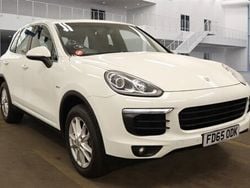 White Used 2015 Porsche Cayenne SUV | £20,985 (Super price)