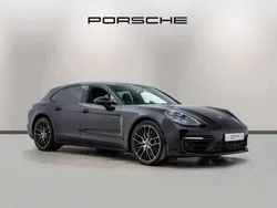 Jet black metallic Used 2023 Porsche Panamera 4 Platinum Edition Sedan | £82,990 (Fair price)