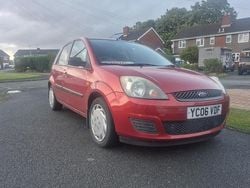 Red Used 2006 Ford Fiesta Style Hatchback | £995 (Good price)