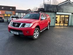 Red Used 2014 Nissan Navara Tekna Pickup | £6,799 (Super price)