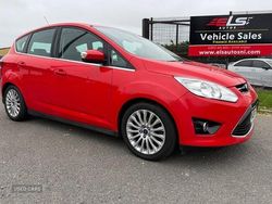 Red Used 2015 Ford C-MAX Titanium MPV | £4,995 (Good price)