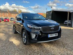 Black Used 2017 Kia Sorento 4 SUV | £13,995 (Fair price)