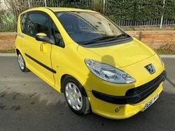 Yellow Used 2006 Peugeot 1007 Hatchback | £1,995