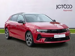 Red Used 2024 Vauxhall Astra Ultimate Hatchback | £20,450 (Fair price)