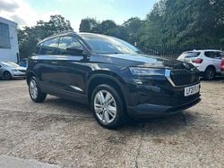 Black Used 2025 Skoda Karoq SE SUV | £25,996 (Fair price)