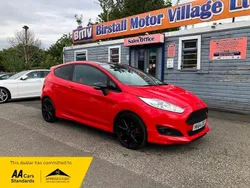 Red Used 2015 Ford Fiesta Zetec Hatchback | £4,795 (Fair price)