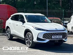 White New 2025 MG HS Trophy SUV | £23,450 (Expensive)