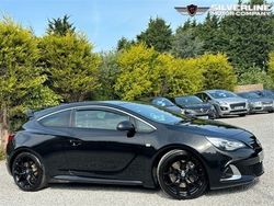 Black Used 2017 Vauxhall Astra GTC S Coupe | £11,990 (Expensive)