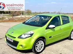 Green Used 2009 Renault Clio II Hatchback | £1,649 (A bit pricey)