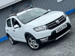White Used 2014 Dacia Sandero Lauréate Hatchback | £2,689 (Fair price)