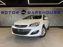 White Used 2015 Vauxhall Astra Design Edition Hatchback | £2,990 (Good price)