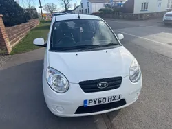 White Used 2011 Kia Picanto 2 Hatchback | £2,495 (Fair price)