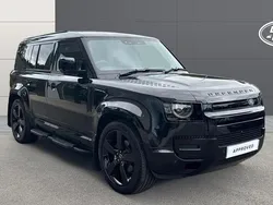 Black Used 2025 Land Rover Defender SE Dynamic SUV | £70,198 (Fair price)