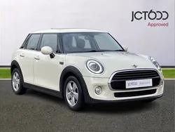 White Used 2018 Mini Cooper Hatchback | £13,221 (Fair price)