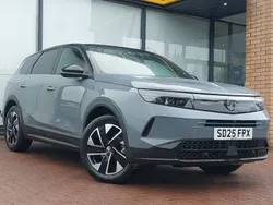 Two coat premium metallic graphic grey New 2025 Vauxhall Grandland X Ultimate SUV | £31,998 (Fair price)