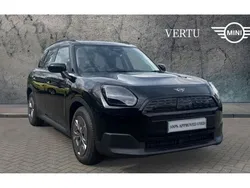 Black New 2025 Mini Countryman Classic SUV | £31,420 (Fair price)