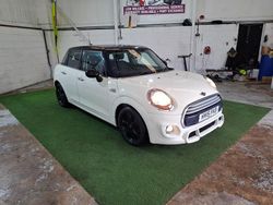 White Used 2015 Mini Cooper Hatch Hatchback | £3,750 (Super price)