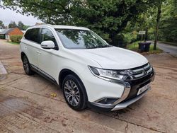 White Used 2017 Mitsubishi Outlander SUV | £8,950 (Fair price)