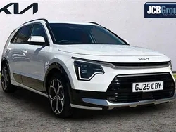 White New 2025 Kia Niro 3 SUV | £28,495 (Expensive)