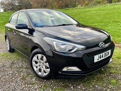Black Used 2016 Hyundai i20 Hatchback | £8,825 (Fair price)