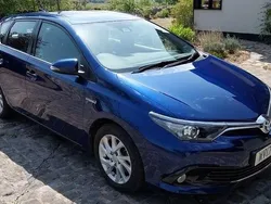 Blue Used 2017 Toyota Auris Hybrid Hatchback | £10,888 (Good price)