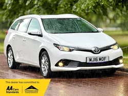 White Used 2016 Toyota Auris Business Edition Estate | £6,120 (Fair price)
