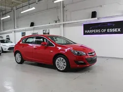 Red Used 2015 Vauxhall Astra Excite Hatchback | £2,995 (Good price)