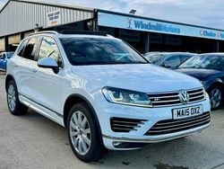 White Used 2015 VW Touareg R-line SUV | £11,950 (A bit pricey)