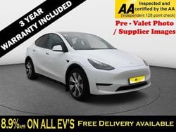 White Used 2022 Tesla Model Y Long Range AWD SUV | £26,195 (Fair price)