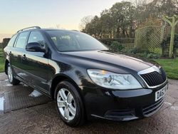 Black Used 2012 Skoda Octavia SE Estate | £2,500 (Super price)