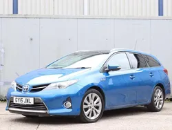 Blue Used 2015 Toyota Auris Hybrid Estate | £8,549 (Fair price)