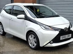 White Used 2015 Toyota Aygo x-press Hatchback | £4,150 (Fair price)