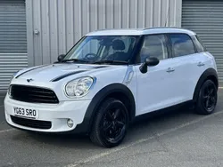 White Used 2013 Mini One Countryman SUV | £6,100 (Fair price)