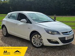 White Used 2015 Vauxhall Astra Excite Hatchback | £2,699 (Good price)
