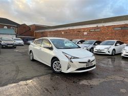 White Used 2018 Toyota Prius Hatchback | £10,995 (Super price)